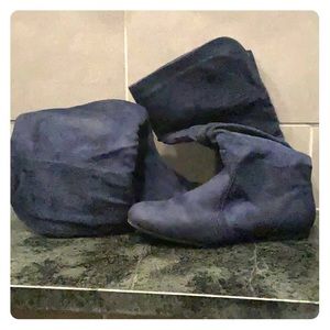 Hardly worn navy boots